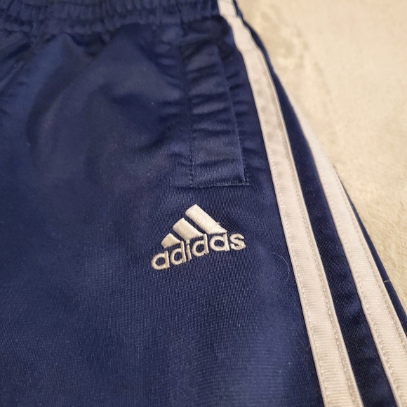 Adidas track pants with pockets - Picture 2 of 7